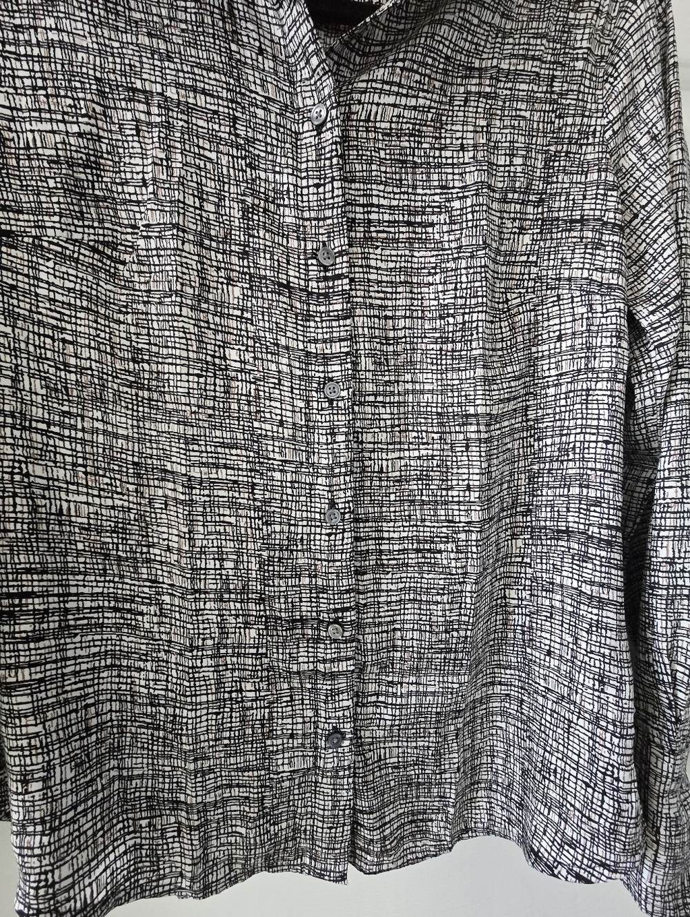 Banana Republic Black & White Abstract Print Button-Up Shirt Size Small - Picture 11 of 12